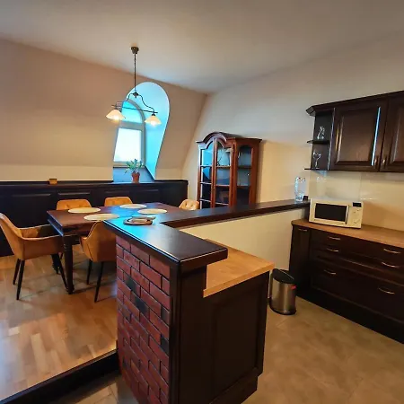Velvet Attic Elegance - Luxe 3br Center Appartement *