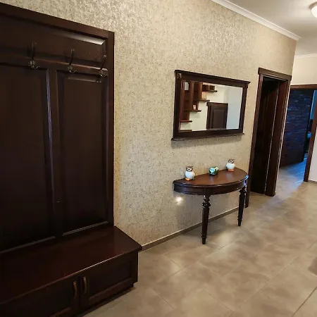 Velvet Attic Elegance - Luxe 3br Center Appartement