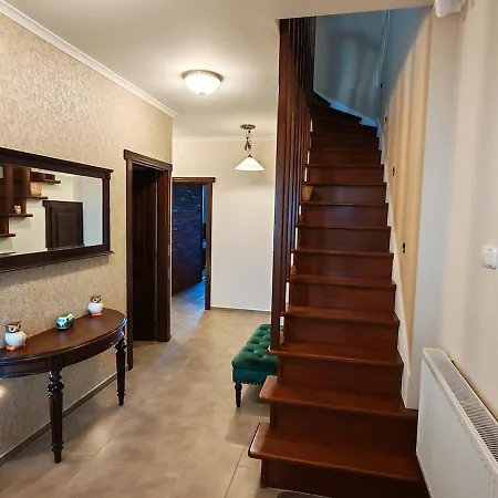 Velvet Attic Elegance - Luxe 3br Center