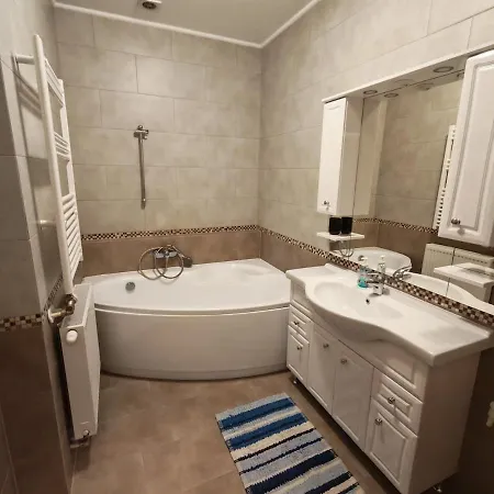 Velvet Attic Elegance - Luxe 3br Center
