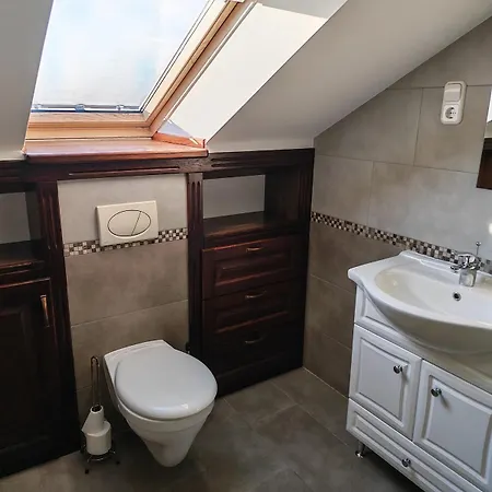 Velvet Attic Elegance - Luxe 3br Center