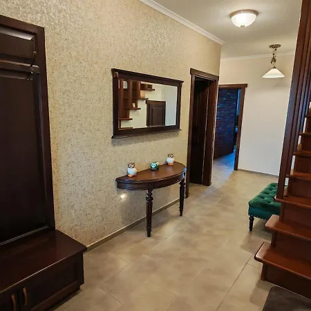 Velvet Attic Elegance - Luxe 3br Center *